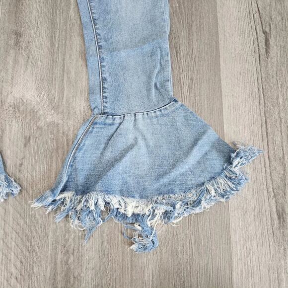 NWT BlankNYC Fancy That Raw Frayed Hem Bell Bottom Jeans - Picture 3 of 8